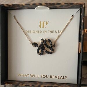 BP Hiss Of Darkness gold necklace